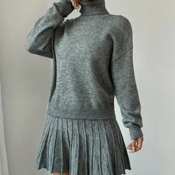 Grey Casual Women's Solid Color Loose Pleated Skirt And Turtleneck Sweater Suit - Picture 4 of 5